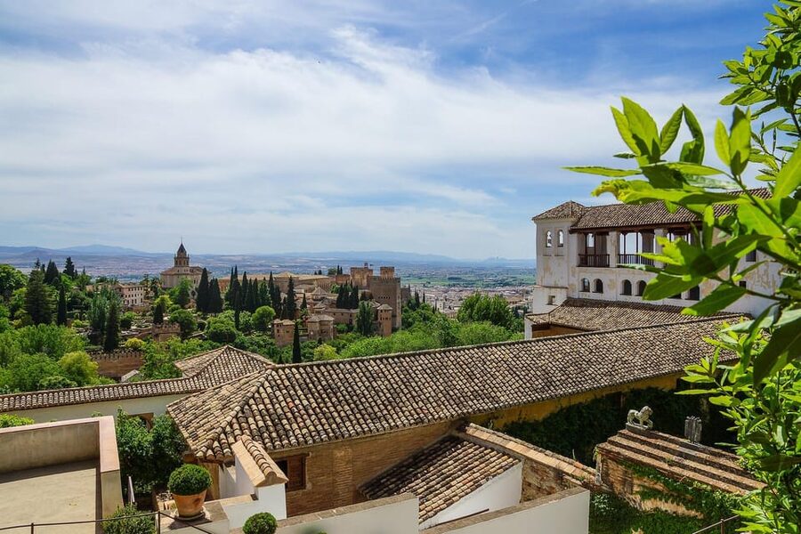 From Málaga: Sunset Alhambra Tour with Tickets - Nasrid Palaces are the make-or-break decision for most people