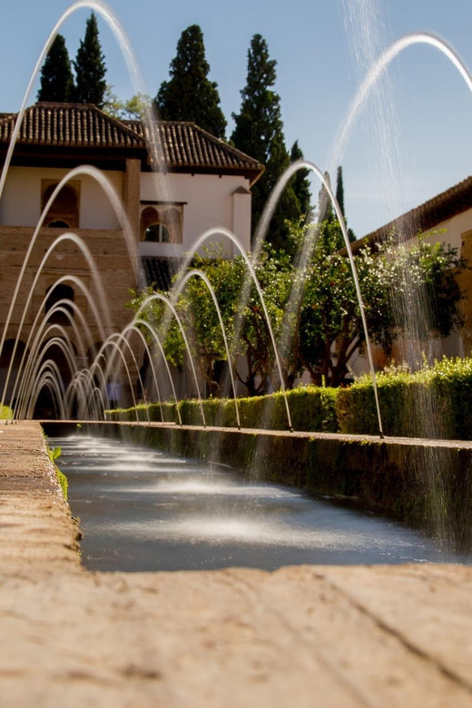From Málaga: Sunset Alhambra Tour with Tickets - Generalife and the gardens: water, shade, and a calmer pace