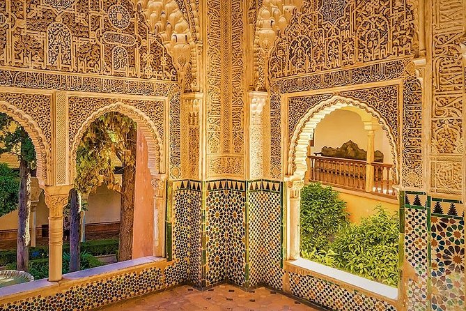 Full Alhambra tour with preferential access (SPANISH language) - Price and what makes the $101.41 feel fair