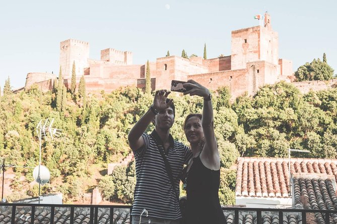 Golden Hour in Granada: Sunset Walking Tour with Play Granada - Key highlights at a glance