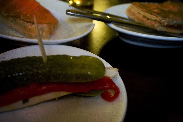 Granada Albaicín: 2.5-Hour Tapas & Drinks Walking Tour - Stories, legends, and the human side of Granada