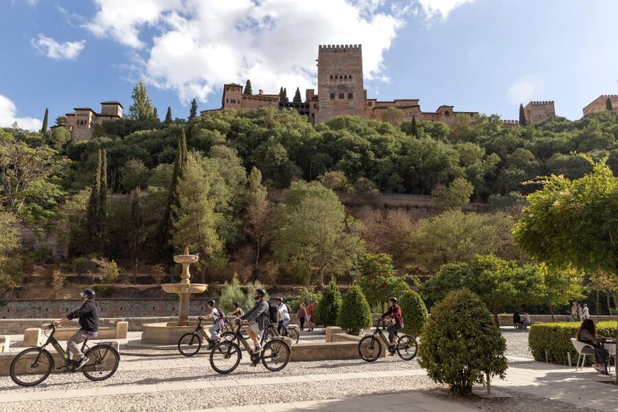 Granada: Albaicin and Sacromonte E-Bike Tour - Why this e-bike tour fits Granada best