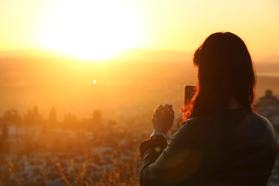 Granada: Albaicín and Sacromonte Guided Sunset Walking Tour - Group Size, Guide Style, and Why Storytelling Makes This Tour Worth It