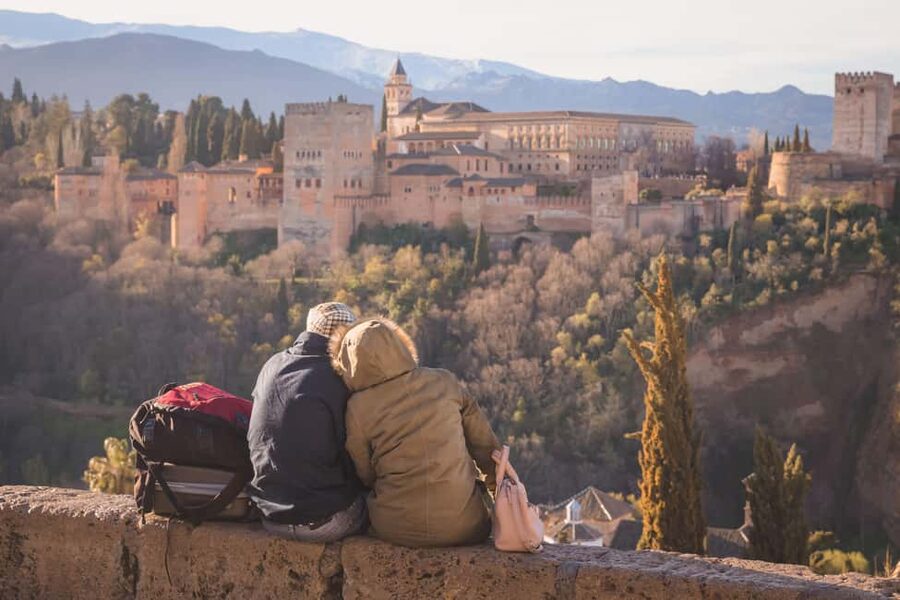 Granada: Albaicín and Sacromonte Guided Walking Tour - Dar Al-Horra Palace and Paseo de Los Tristes: stories you can walk through