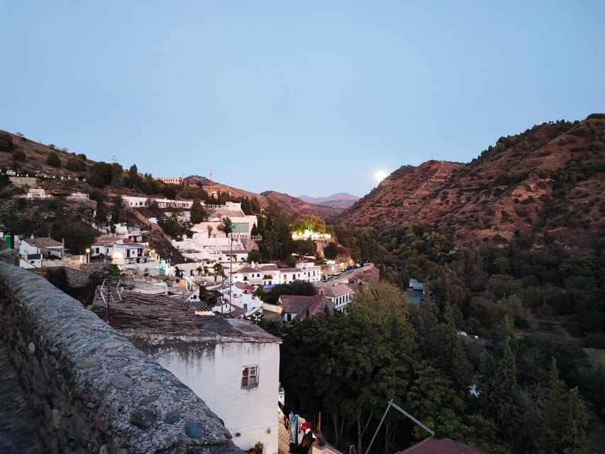 Granada: Albaicín and Sacromonte Sunset Tour & Flamenco Show - Who this tour is best for, and who should choose differently