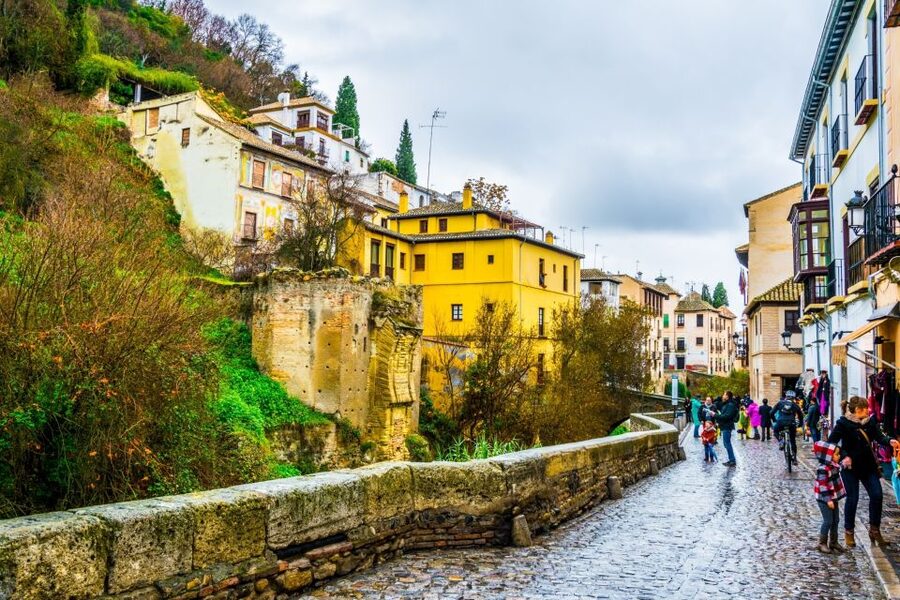 Granada: Albaicín and Sacromonte Walking Tour - The Walk Into Sacromonte: Flamenco Culture and Cave Life