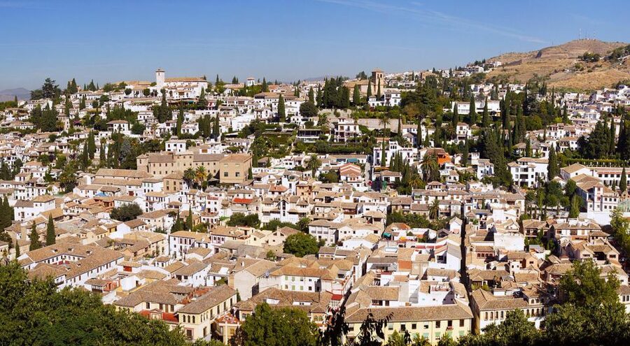 Granada: Albaicín and Sacromonte Walking Tour - Cuesta del Chapiz and Paseo de los Tristes: A Walk That Feels Like a Story