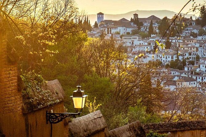 Granada: Albaicin Private tour - Practical Tips for a 2.5-Hour Evening on Foot