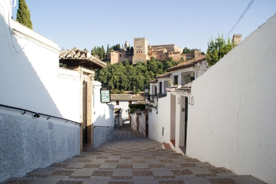 Granada: Albaicín, Sacromonte & Museum of Caves Walking Tour - Sacromonte Cave Museum: where the caves make sense