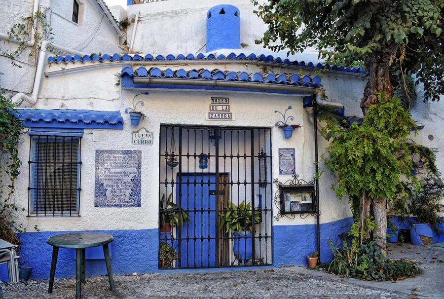 Granada: Albaicín, Sacromonte & Museum of Caves Walking Tour - Start at Plaza Nueva, then head uphill for the good stuff