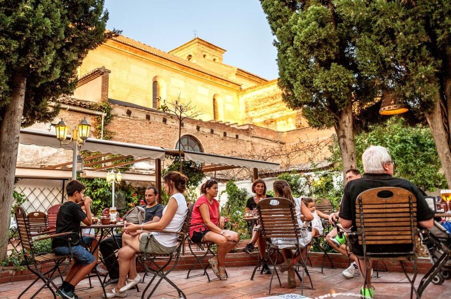 Granada: Albayzin and Sacromonte Walking Tour - Should You Book Granada, Albayzín and Sacromonte Walking Tour?