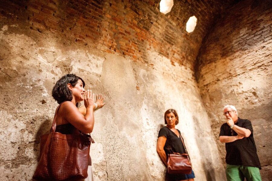 Granada: Albayzin and Sacromonte Walking Tour - What the 2 Hours Really Feels Like on the Ground