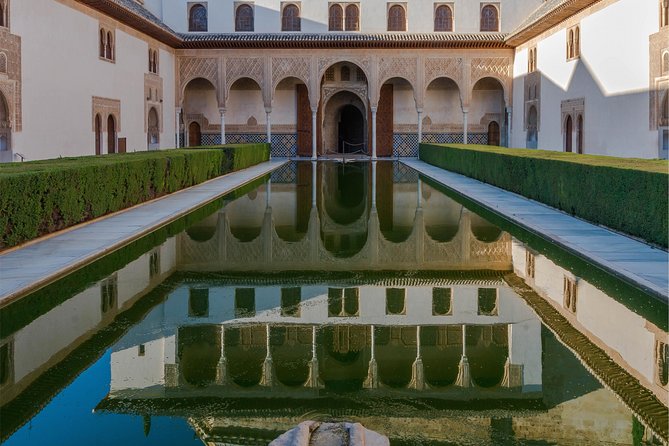 Granada: Alhambra, Albaicin and Sacromonte Guided Tour - Price and Value: Is $90.02 Worth It?