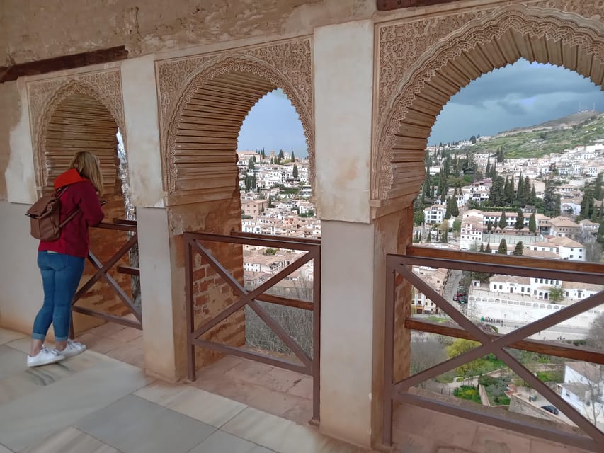 Granada: Alhambra, Alcazaba, and Nasrid Palaces Tour - What to Bring and What You Must Do for the Tickets