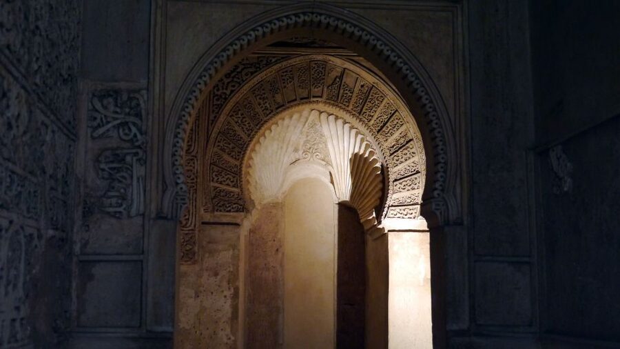 Granada: Alhambra and Generalife Private Fast-Track Tour - Alcazaba: the fortress side of power