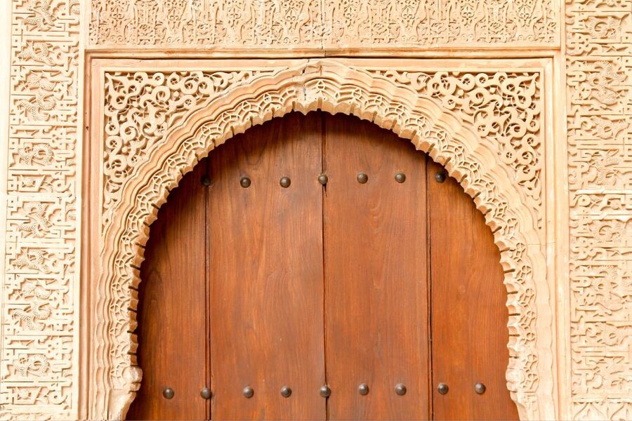 Granada: Alhambra and Nasrid Palaces Private Tour - What skip-the-line access really means on the ground