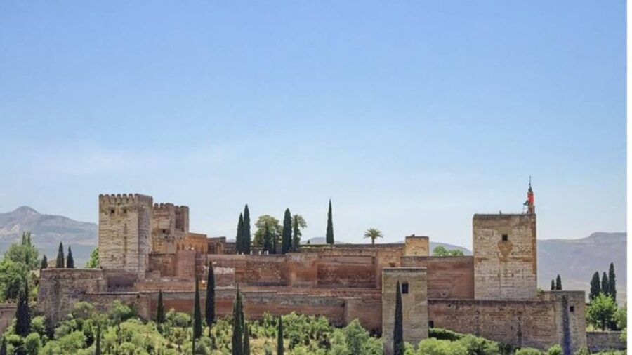 Granada: Alhambra and Nasrid Palaces Tour without Tickets - Key things I’d pay attention to