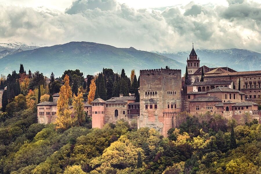 Granada: Alhambra, Cathedral, Royal Chapel and Albayzin tour - Your self-guided Alhambra day: Nasrid Palaces, Alcazaba, Generalife gardens