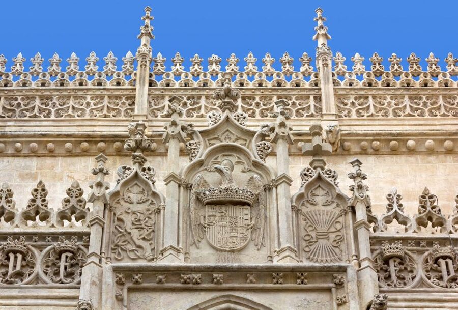 Granada: Alhambra, Cathedral & Royal Chapel Tour w/ Tickets - Language matters more than you think (especially at the Alhambra)
