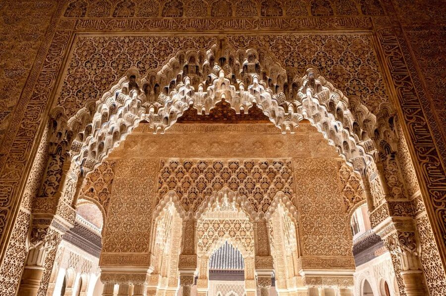 Granada: Alhambra Complex Guided Tour Options - Entering the Alhambra complex: palace-city structure made simple