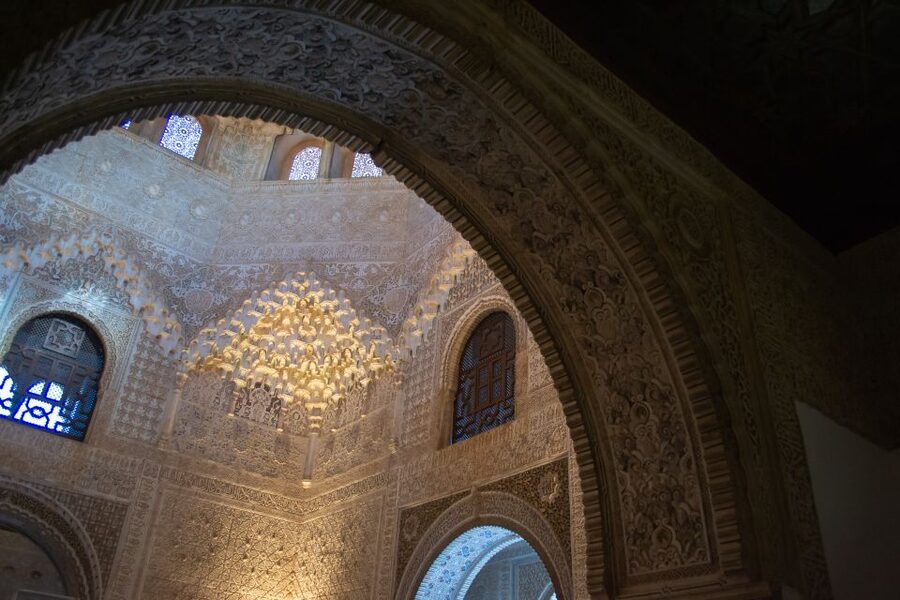 Granada: Alhambra Complex Guided Tour with Ticket - Pace and Timing: Why 3 Hours Can Feel Both Short and Exhausting