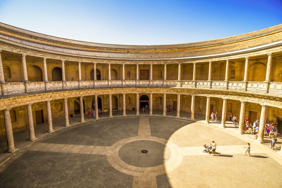 Granada: Alhambra Fast-Track Guided Tour - Nasrid Palaces for 1.5 hours: where the magic lives