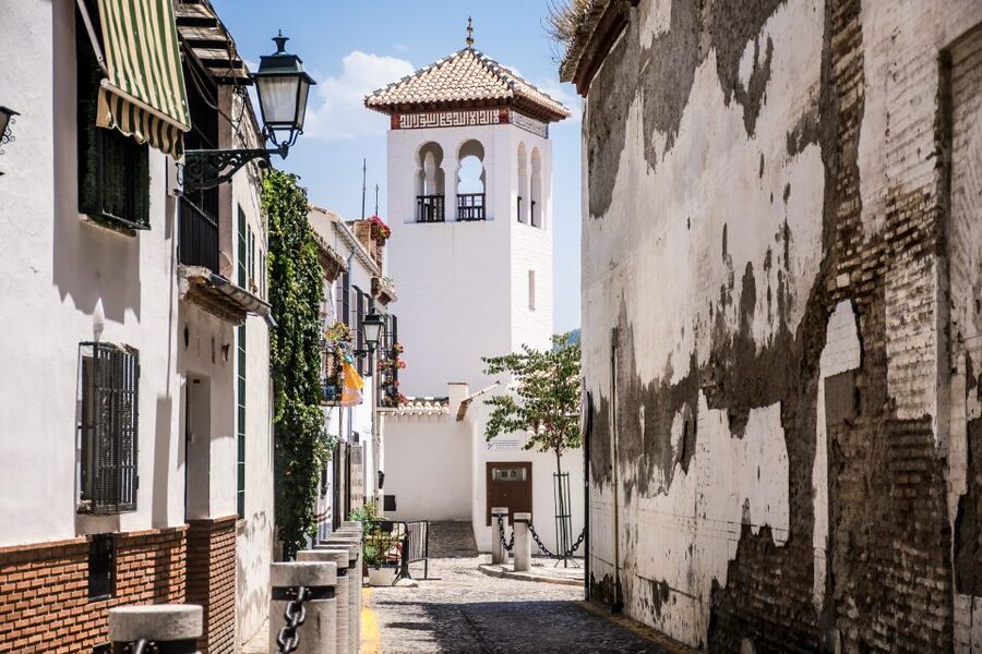 Granada: Alhambra Full Complex & Andalusi Monuments Tickets - Albaicín: walking the UNESCO Islamic layer of Granada