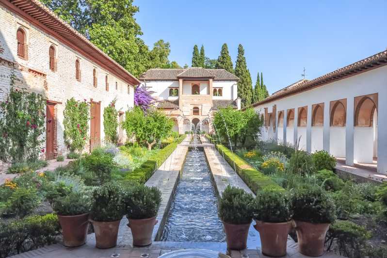 Granada: Alhambra Gardens and Generalife Ticket - What you’re really buying: gardens with big-name stops