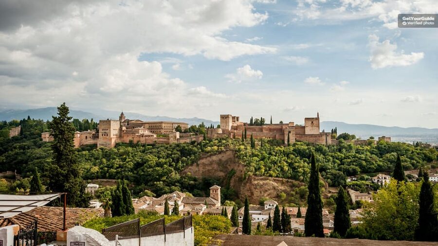 Granada: Alhambra Gardens and Generalife Ticket - Generalife Gardens and Palace vibe: a palace you can wander through