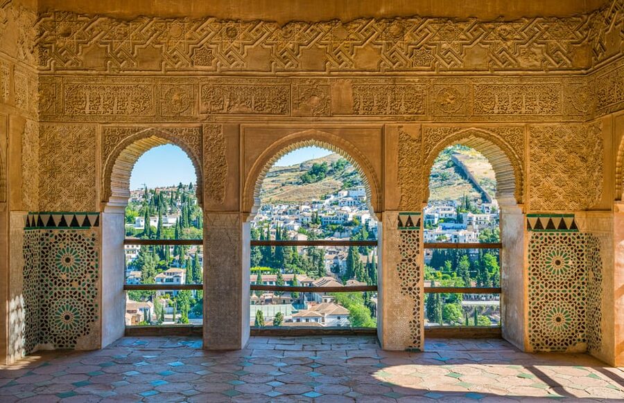 Granada: Alhambra Gardens and Generalife Ticket - Crowd level: it can be busy, but the spread helps