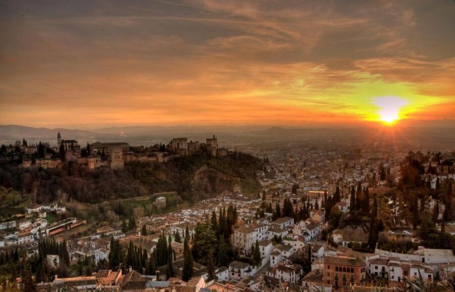Granada: Alhambra, Generalife & Albaicin Private Tour - Key highlights you can count on