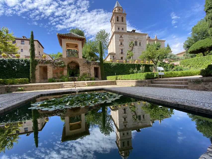 Granada: Alhambra & Generalife Fast-Track Guided Tour - Key things to notice before you go