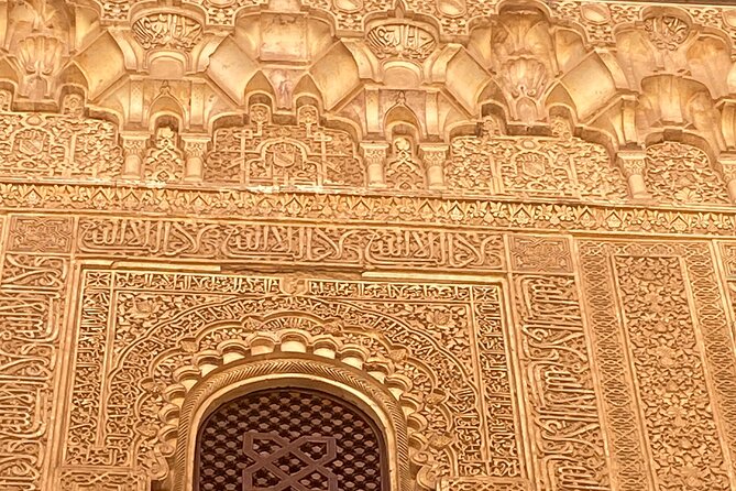 Granada Alhambra Group Tour includes Nazaries Palaces - Price and value: what you are really paying for
