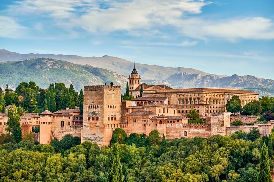 Granada: Alhambra Guided Tour and Flamenco Show - Sacromonte flamenco in a cave: the atmosphere you’re paying for