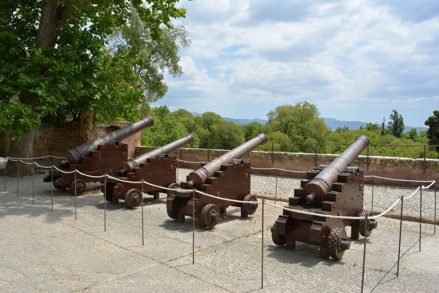 Granada: Alhambra Guided Tour w/ Nasrid Palaces & City Pass - Spending a Second Day in Granada: Albaicín and Sacromonte Time