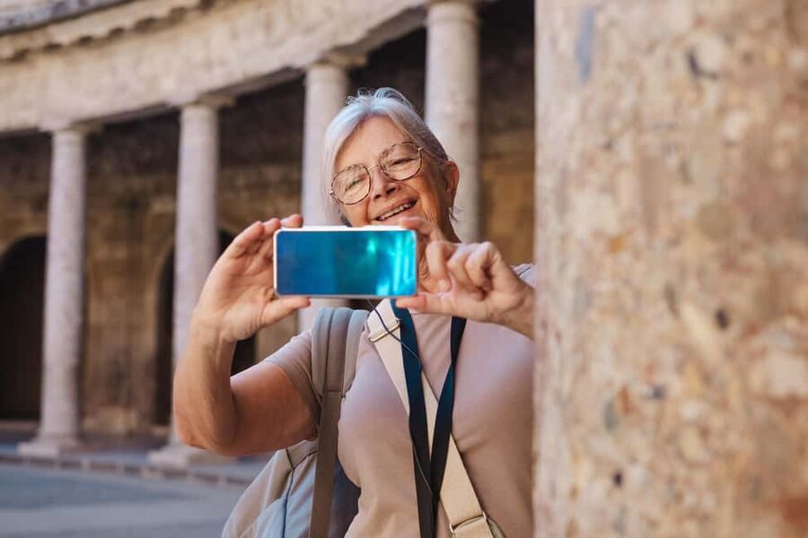 Granada: Alhambra Guided Tour with Nasrid Palaces & Gardens - Timing in Granada: pick the right start time for your day