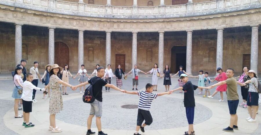 Granada: Alhambra, Nasrid Palaces, & Generalife Guided Tour - Alhambra, Generalife, and the Nasrid Palaces: what your 3 hours really covers