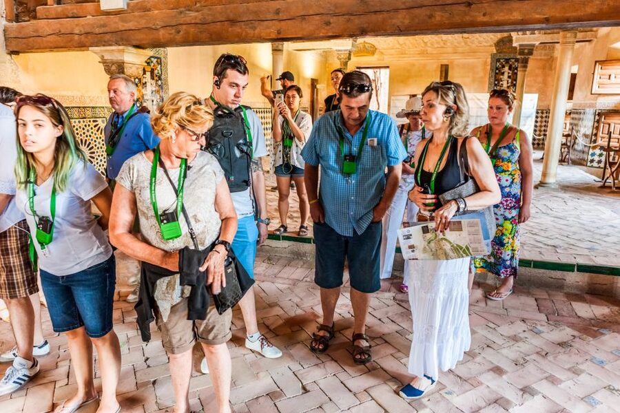 Granada: Alhambra & Nasrid Palaces Tour with Tickets - Key takeaways before you go
