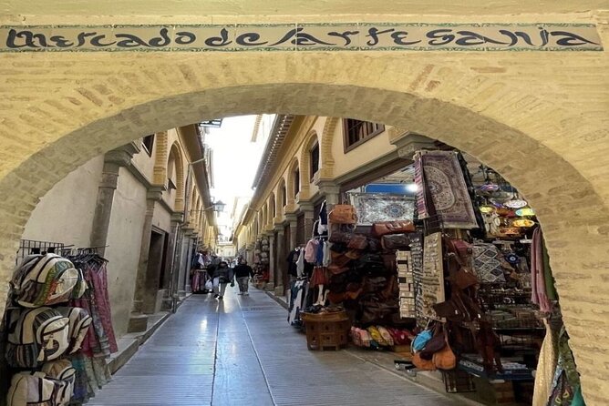 Granada Alhambra Private Tour from Motril Puerto - Granada’s Plaza de Isabel La Catolica Free Time, Plus How to Use It Well