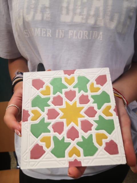 Granada: "Alhambra´s Craft Workshop" - Chessboard and marquetry concepts: fun, interactive, and flexible