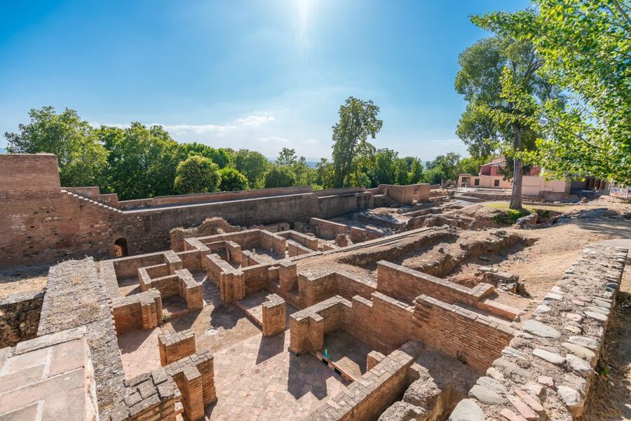 Granada: Alhambra Ticket and Guided Tour with Nasrid Palaces - Key things that make this tour worth your time