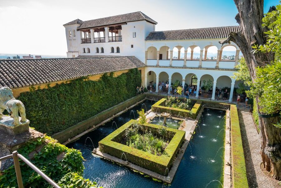 Granada: Alhambra Ticket and Guided Tour with Nasrid Palaces - Ticketless areas after the tour, and what to do with your extra time