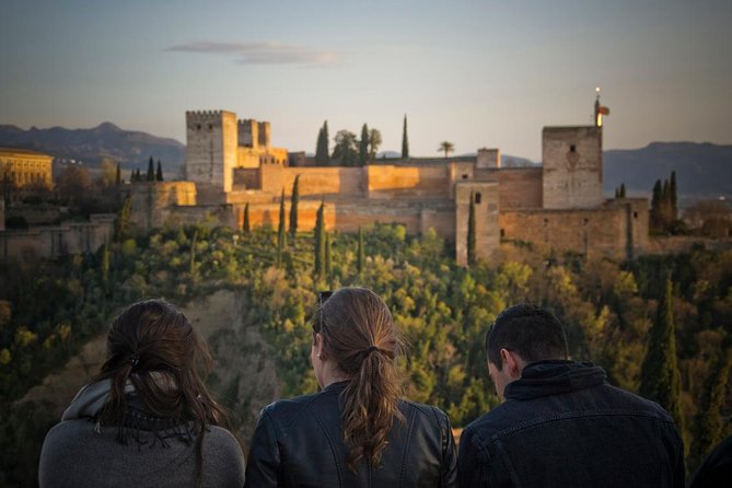 Granada and Albaicin: Wine and Tapas Tour - Royal Chancery, Calderería, and San José: Seeing Moorish Threads While You Walk