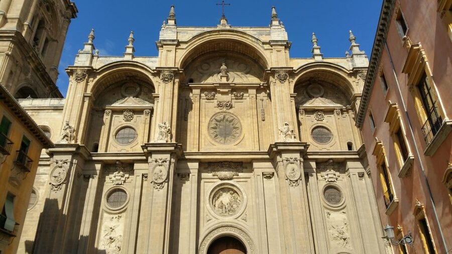 Granada: Cathedra&Royal Chapel & Albaicín skip the line Tour - Key points at a glance