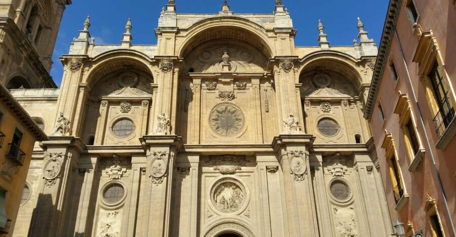 Granada: Cathedra&Royal Chapel & Albaicín skip the line Tour - Meeting Point Choices and How the 4 Hours Play Out