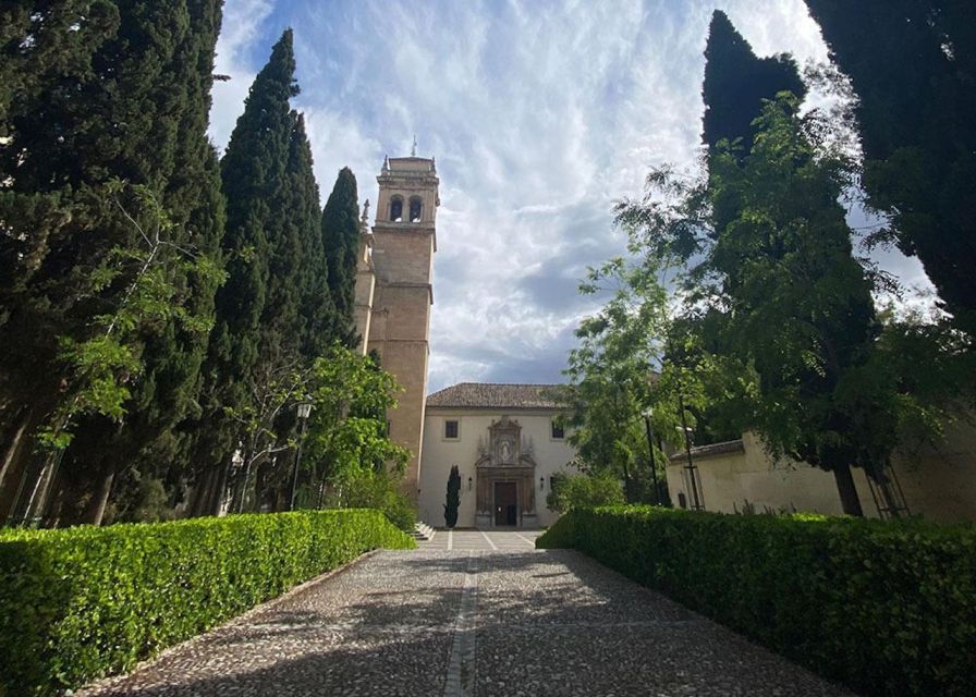 Granada: Cathedral, Royal Chapel & 5 Monuments Combo Ticket - Monastery of San Jerónimo: calm, architecture, and a breather
