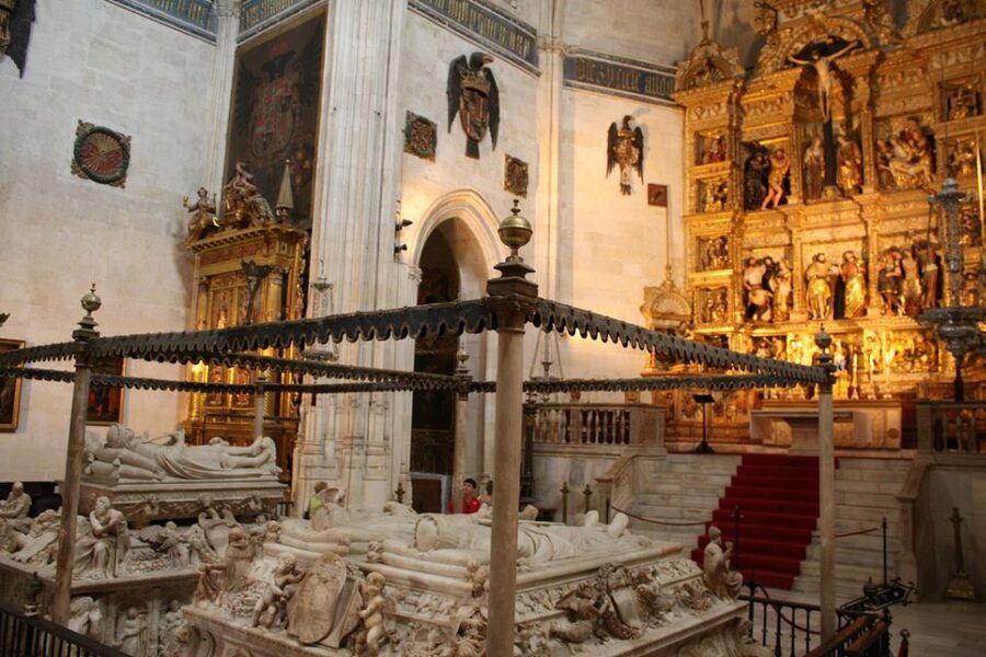 Granada: Cathedral & Royal Chapel Skip the Line Tour - Granada Cathedral and the Royal Chapel: the Christian city’s big statement