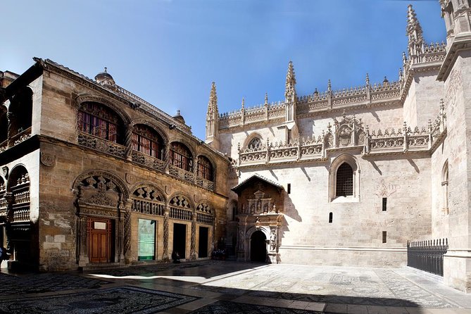 Granada: City center and Albaicin Private Tour - Granada’s downtown loop: Cathedral, City Hall, and Corral del Carbón