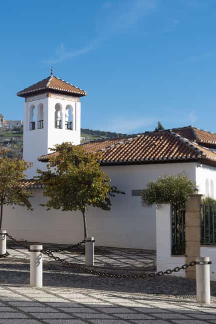 Granada Citycenter&Albayzin - Carrera del Darro and the Albayzín Turn, Where the City Starts to Climb