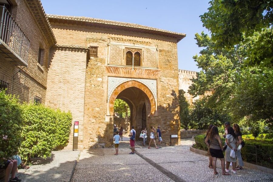 Granada: Combo Alhambra, Albaicín, and Sacromonte Tour - Mirador de San Nicolás, why this view stop is more than a photo op